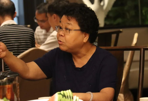 南寧市澤威爾飼料有限責(zé)任公司董事長(zhǎng)周建群發(fā)言