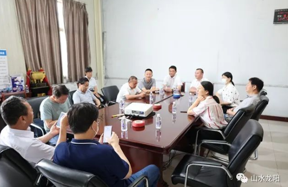 山東省輪胎行業(yè)核查組來龍陽鎮(zhèn)開展輪胎行業(yè)核查工作 山東省輪胎行業(yè)核查組來龍陽鎮(zhèn)開展輪胎行業(yè)核查工作