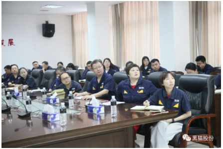 此次培訓(xùn)旨在改變員工的思想觀念、工作方式和行為習(xí)慣，從而提高工作效率。公司推進(jìn)信息化進(jìn)一步升級(jí)，梳理公司管理流程，明確管理職責(zé)，使員工的工作由繁至簡，促進(jìn)企業(yè)管理水平更上一個(gè)臺(tái)階。