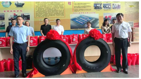 2022年，公司全鋼子午線載重輪胎生產(chǎn)規(guī)模達(dá)到設(shè)計(jì)目標(biāo)200萬套，目標(biāo)銷售收入18億元，并啟動(dòng)600萬條半鋼項(xiàng)目。