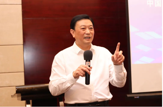 中國涂料工業(yè)協(xié)會會長劉普軍在會上發(fā)表了致辭，對中國涂料行業(yè)的前景充滿信心，并強調了涂料行業(yè)在中華民族的偉大復興中的重要角色。