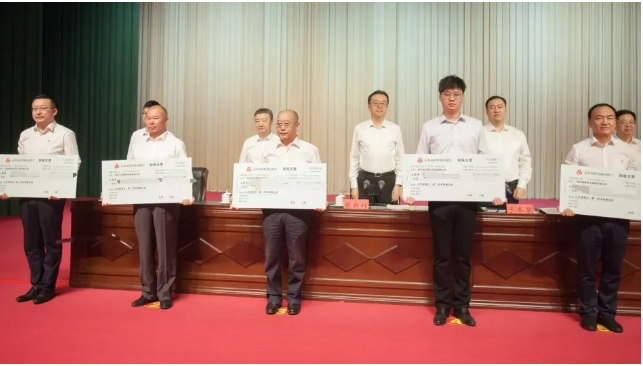 軟控股份憑卓越裝備摘得省級榮譽，引領行業(yè)先鋒